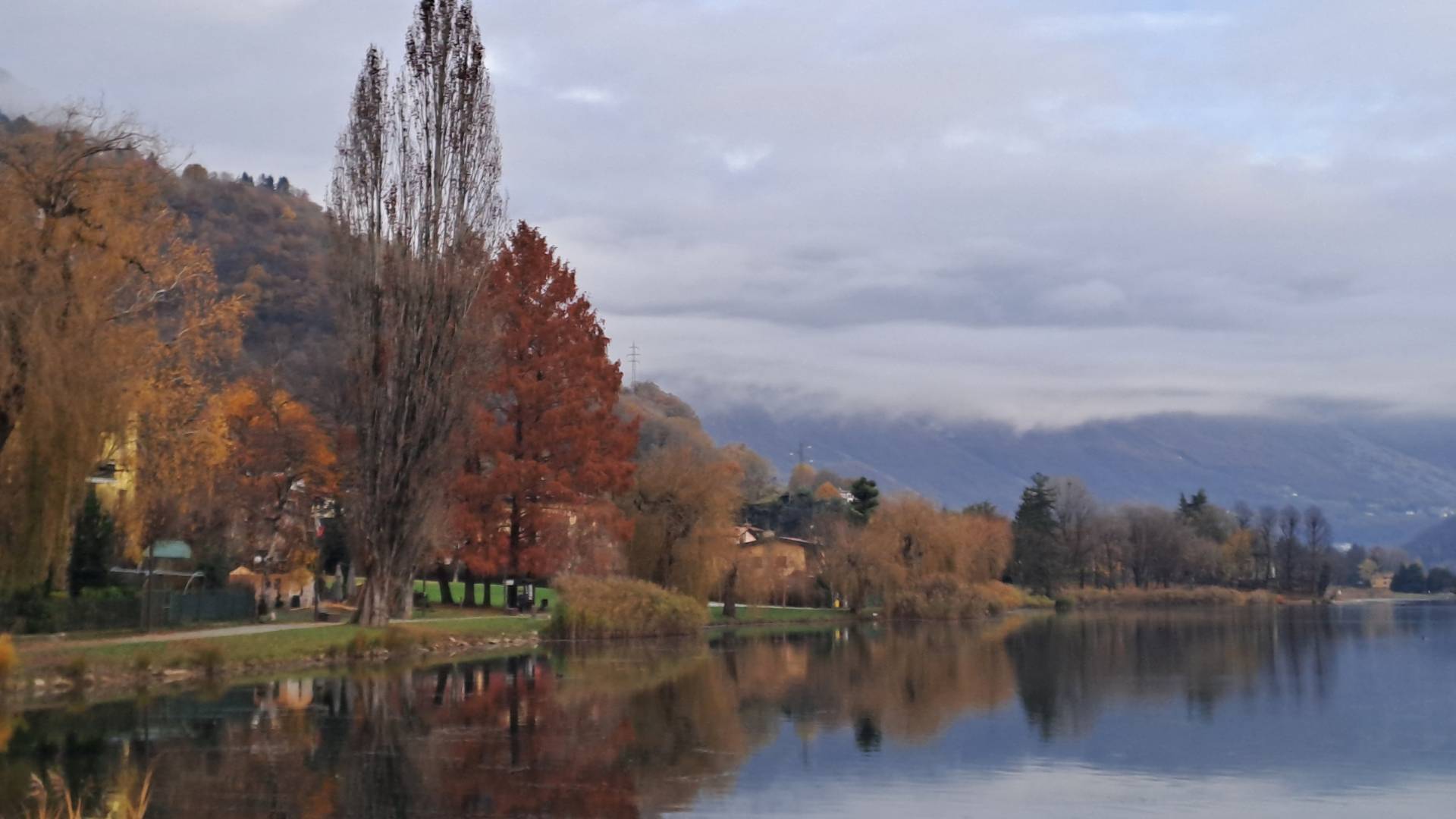 val cavallina. vista sul lago di Endine